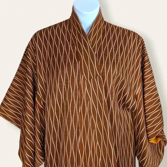 Vintage Silk Brown & White Kimono - Picture 4 of 12